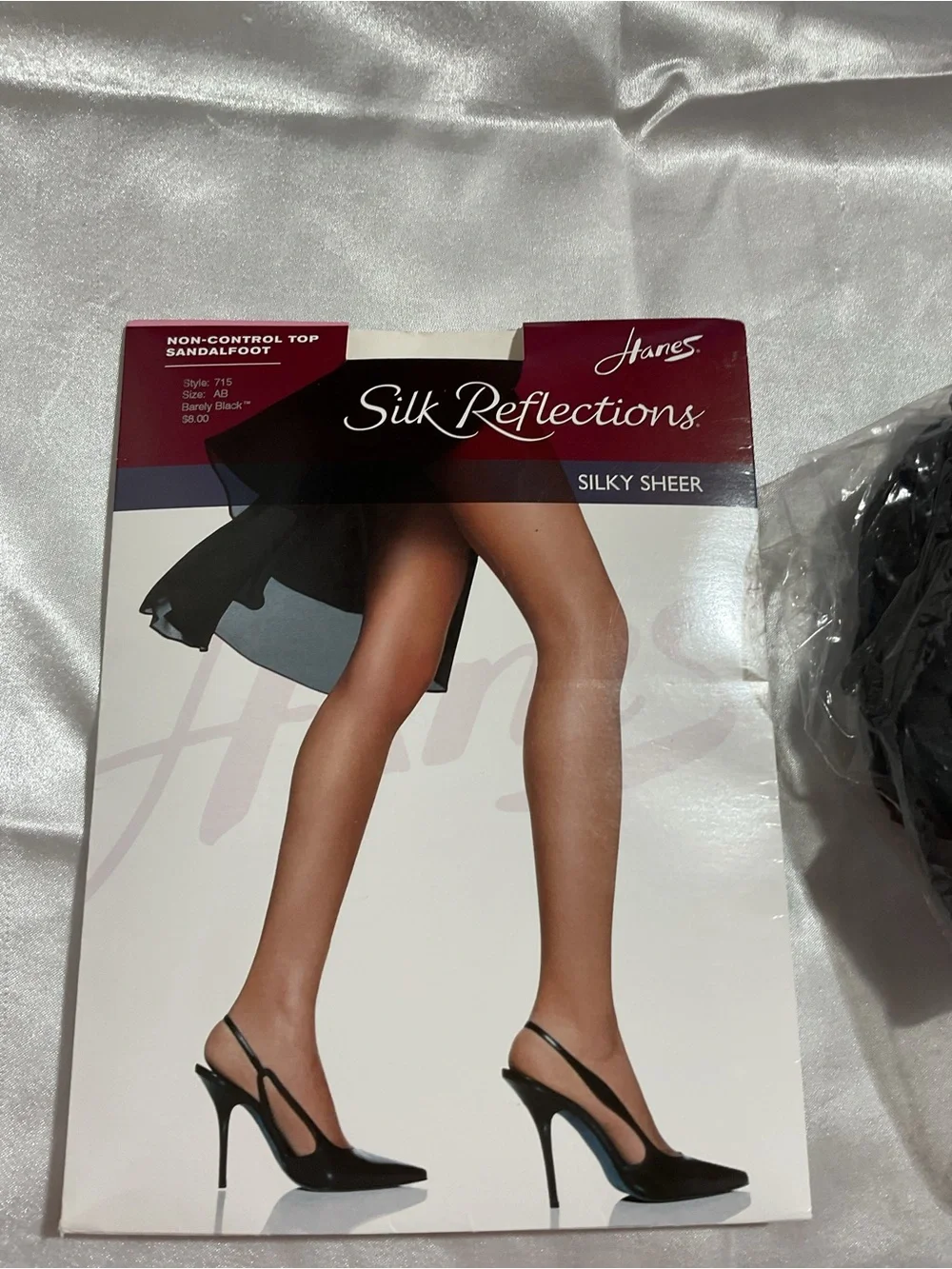 Hanes Silk Reflections Silky Sheer Pantyhose - Black